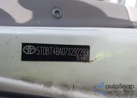 2004 Toyota Sequoia Limited V8 z USA, uszkodzony, nr VIN 5TDBT48A04S225610